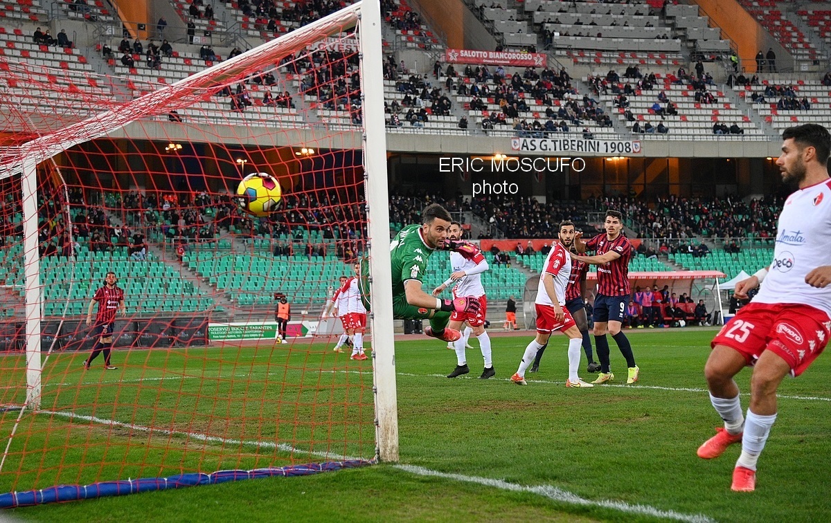 Lo straordinario gol di Liguori per l'1-0 OKOK